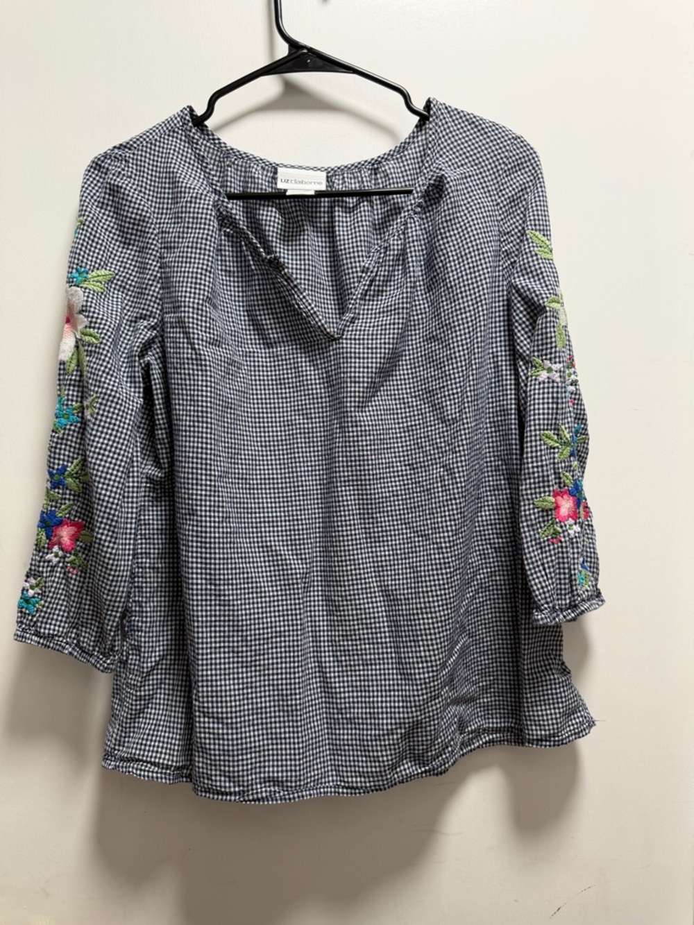 Liz Claiborne White Floral Blouse Top Womens Sz M Long Sleeve Embroidered Floral